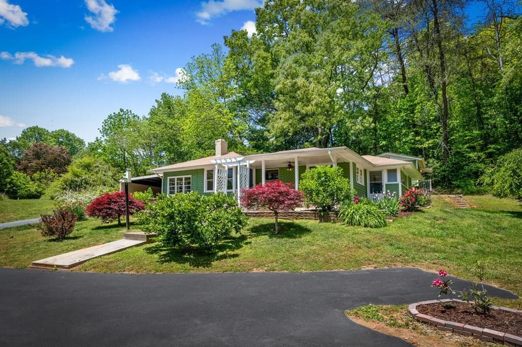 1211 Scenic Drive, Blue Ridge GA 30513 - Photo