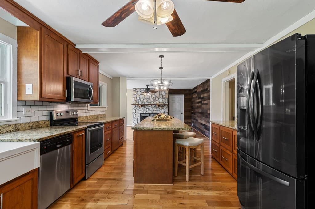 1211 Scenic Drive, Blue Ridge GA 30513 - Photo