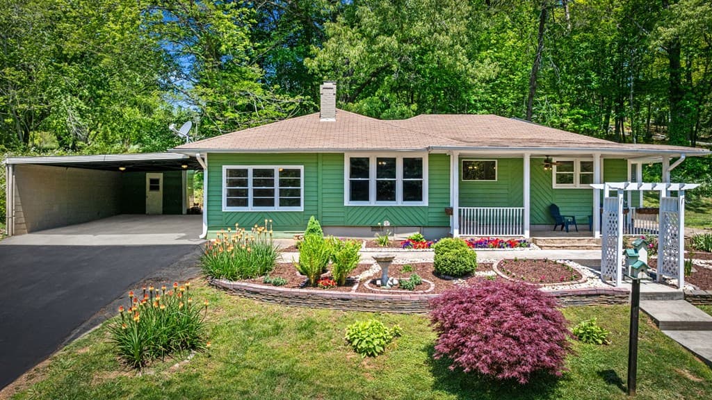 1211 Scenic Drive, Blue Ridge GA 30513 - Photo