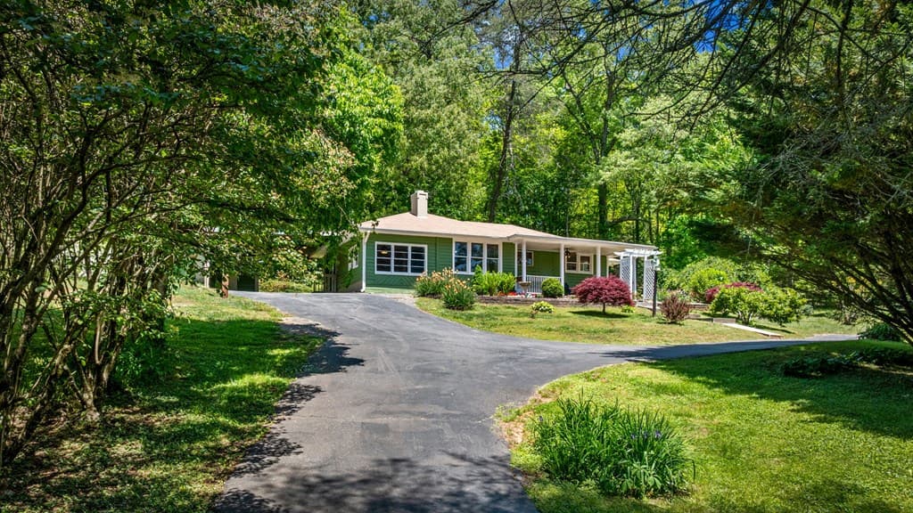 1211 Scenic Drive, Blue Ridge GA 30513 - Photo