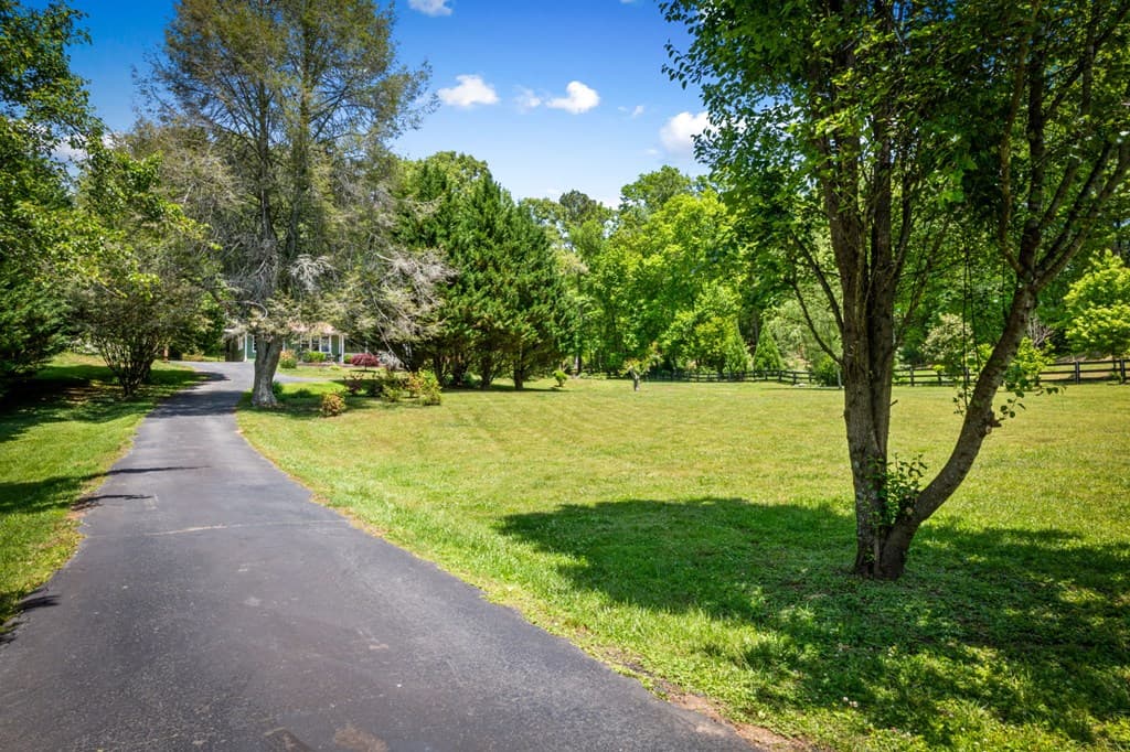 1211 Scenic Drive, Blue Ridge GA 30513 - Photo
