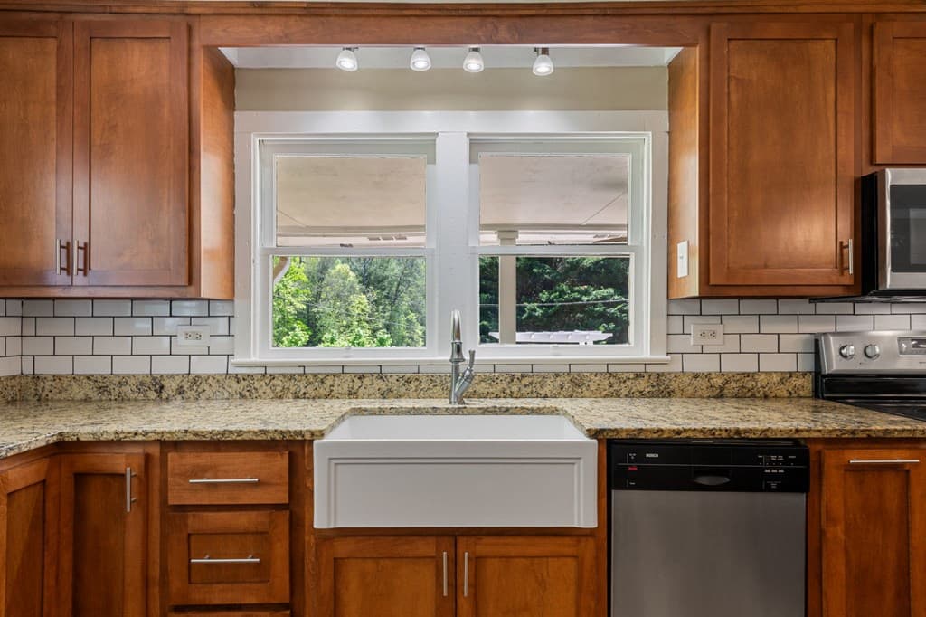 1211 Scenic Drive, Blue Ridge GA 30513 - Photo