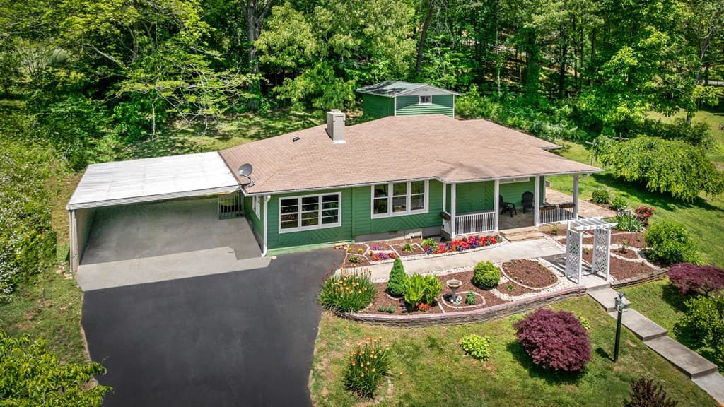 1211 Scenic Drive, Blue Ridge GA 30513 - Photo