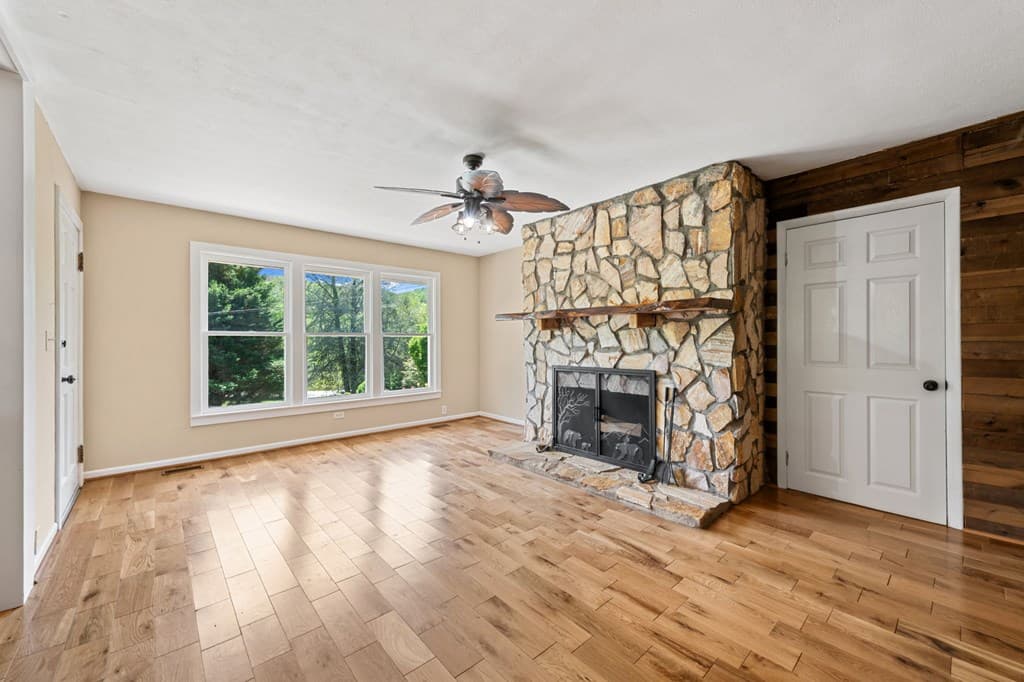 1211 Scenic Drive, Blue Ridge GA 30513 - Photo