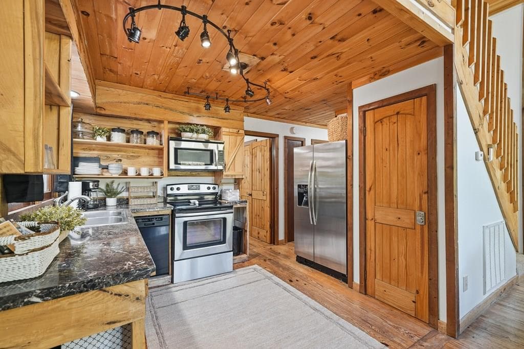 145 Rocky Top Road, Blue Ridge GA 30513 - Photo