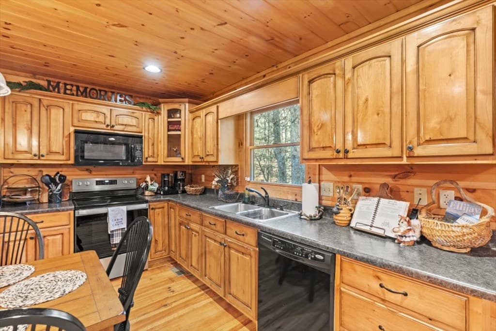 61 Grove Lane, Ellijay GA 30540 - Photo
