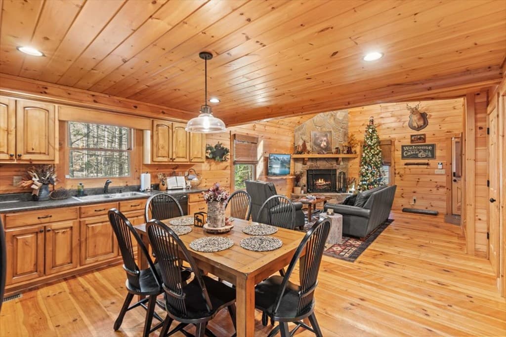 61 Grove Lane, Ellijay GA 30540 - Photo