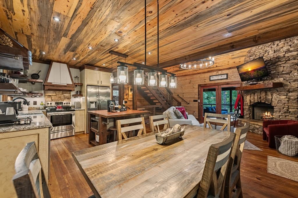 215 Twin Creeks, Blue Ridge GA 30513 - Photo