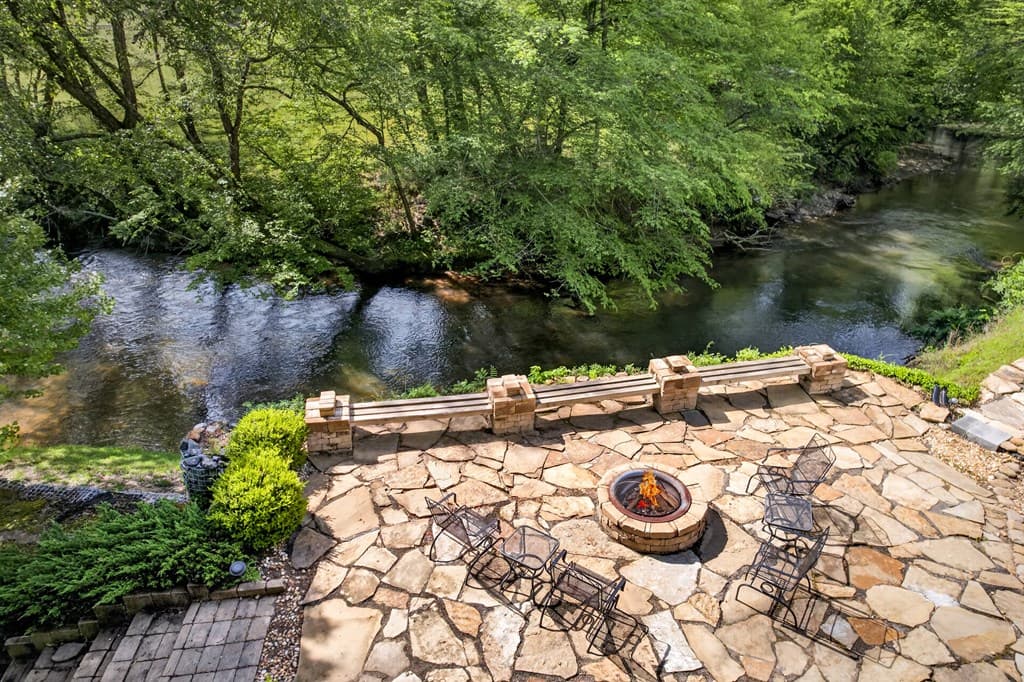 401 Mountain Rivers Road, Mineral Bluff GA 30559 - Photo