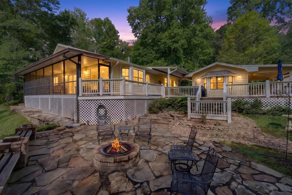 401 Mountain Rivers Road, Mineral Bluff GA 30559 - Photo