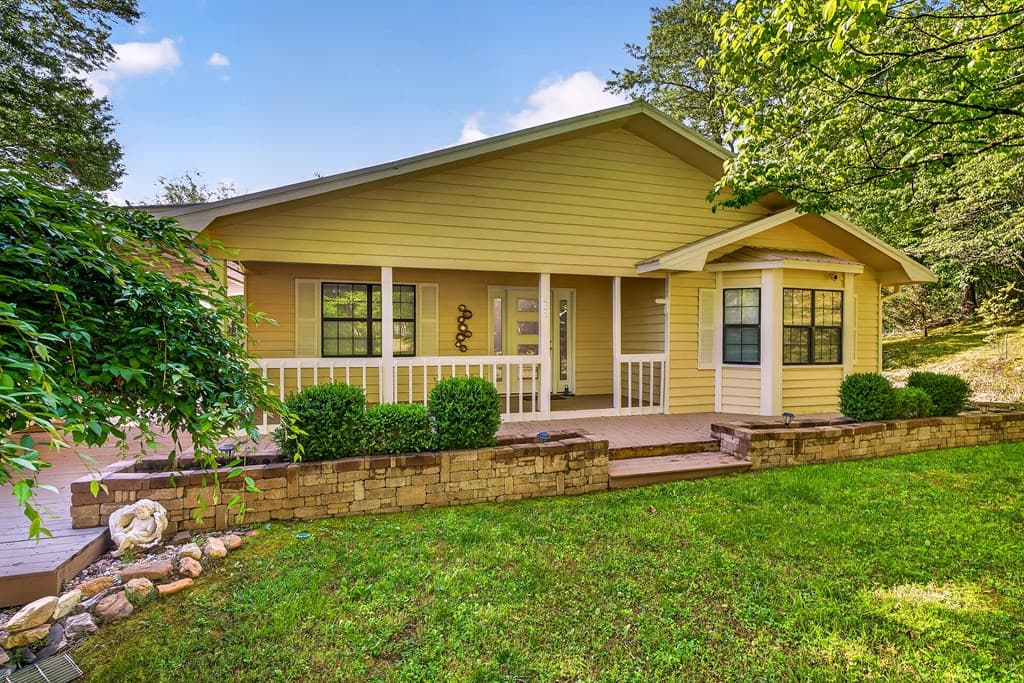 401 Mountain Rivers Road, Mineral Bluff GA 30559 - Photo