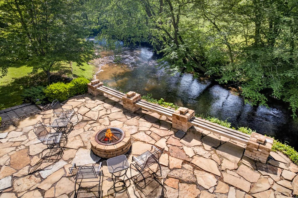 401 Mountain Rivers Road, Mineral Bluff GA 30559 - Photo