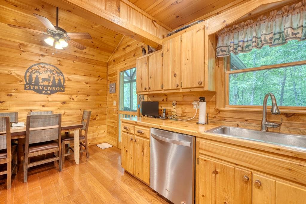 215 The Woods Road, Mineral Bluff GA 30559 - Photo