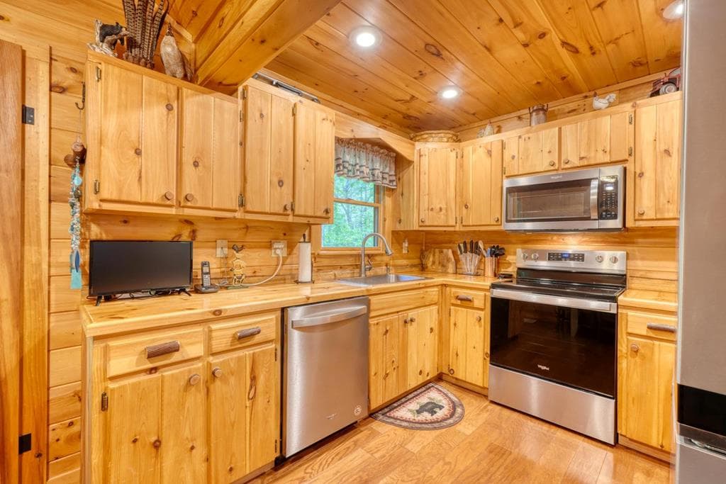 215 The Woods Road, Mineral Bluff GA 30559 - Photo