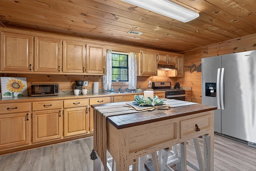 353 Sunrise Road, Blue Ridge GA 30513 - Photo