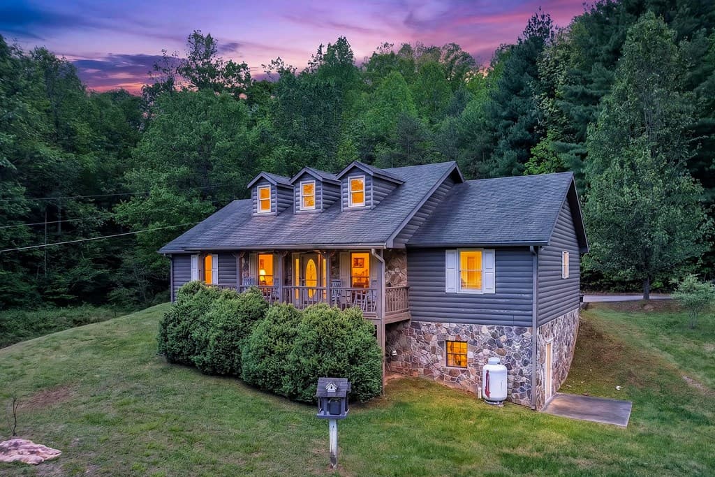 353 Sunrise Road, Blue Ridge GA 30513 - Photo