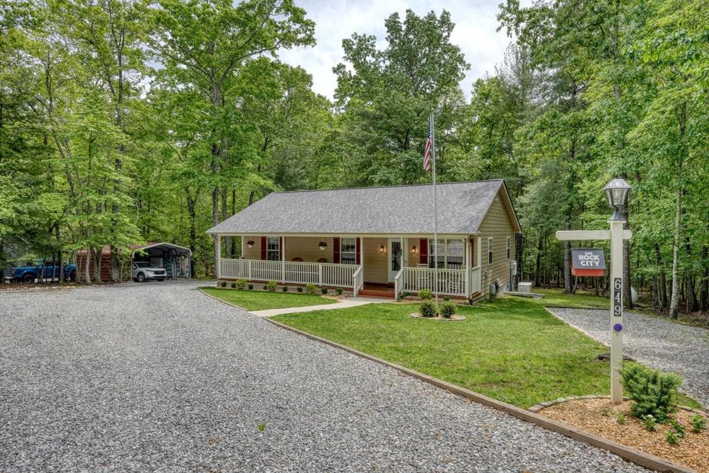 649 Pit Road, Blairsville GA 30512 - Primary photo
