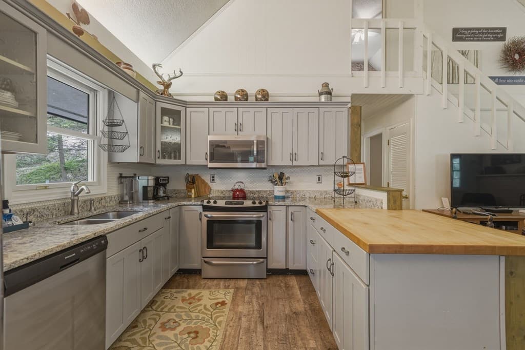 53 Laurel Ridge Drive, Ellijay GA 30536 - Photo