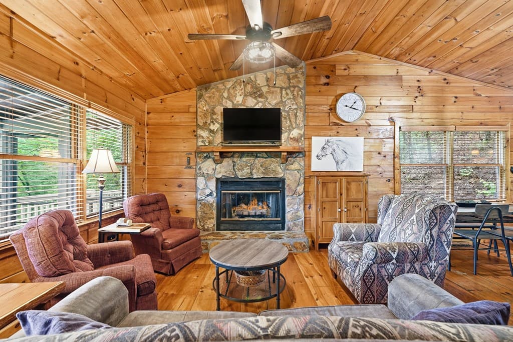 399 Laurel Mountain Road, Blue Ridge GA 30513 - Photo