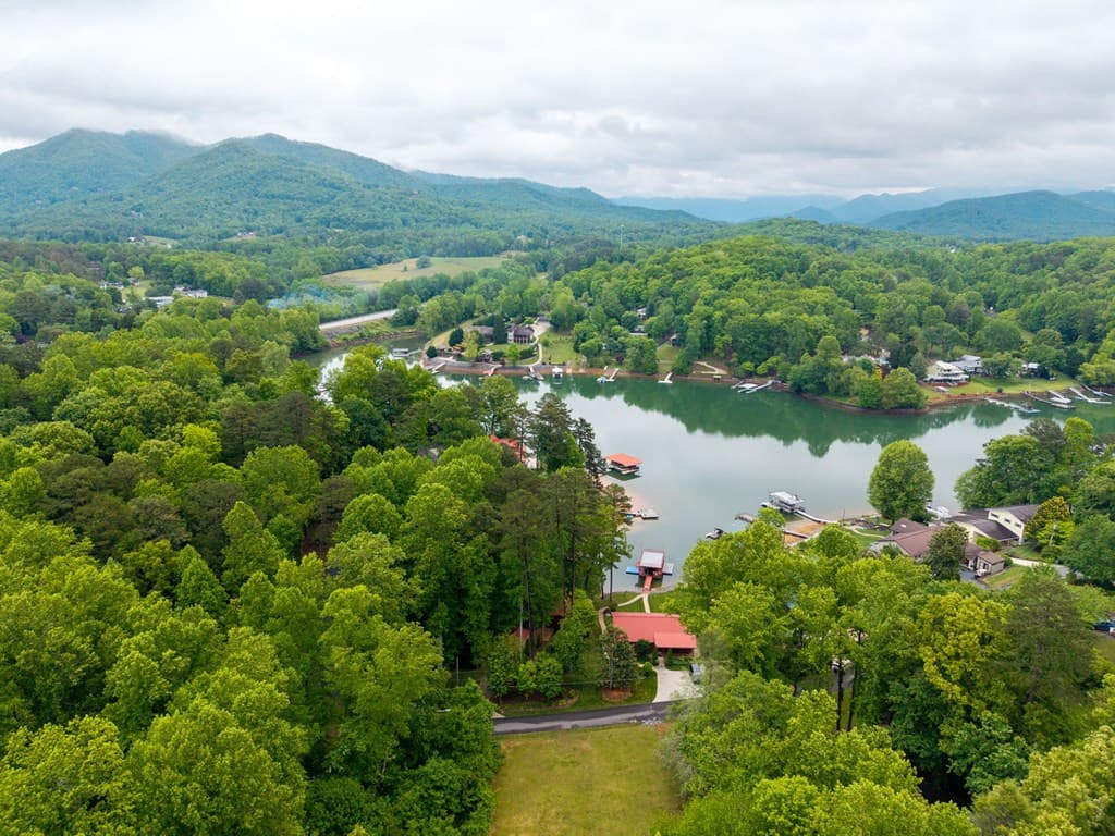 1060 Chatuge Village Circle, Hayesville NC 28904 - Photo