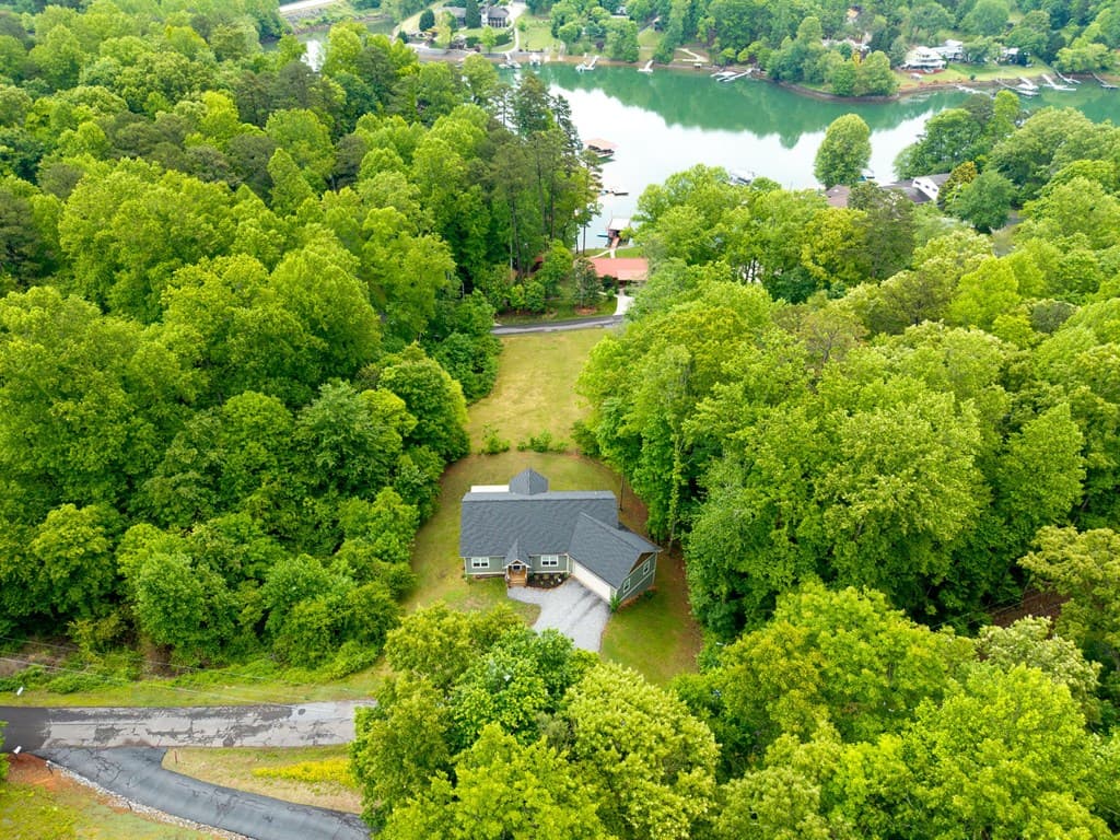 1060 Chatuge Village Circle, Hayesville NC 28904 - Photo