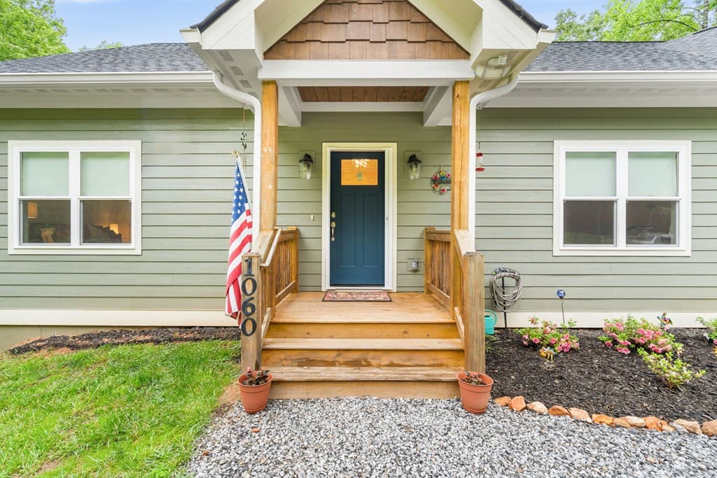 1060 Chatuge Village Circle, Hayesville NC 28904 - Photo