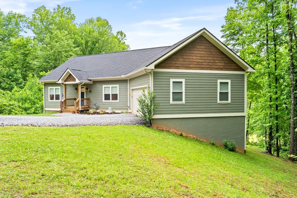 1060 Chatuge Village Circle, Hayesville NC 28904 - Photo