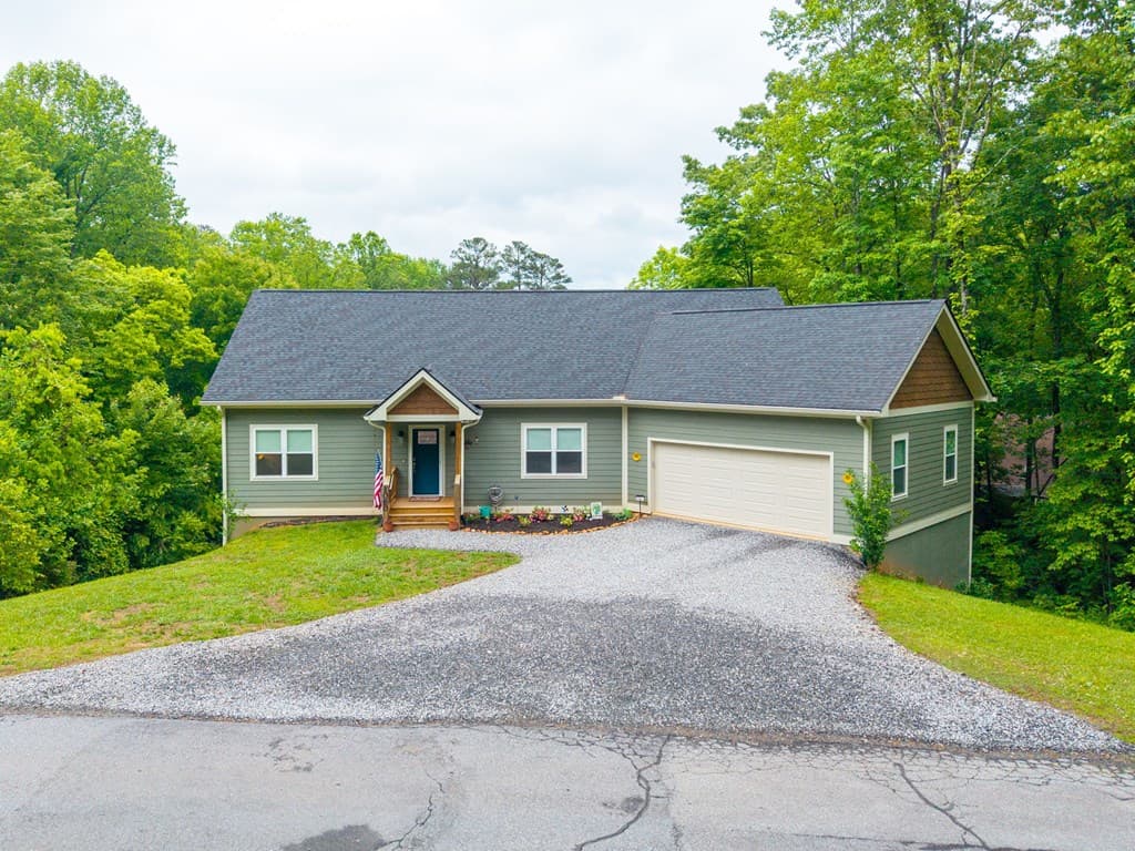 1060 Chatuge Village Circle, Hayesville NC 28904 - Photo