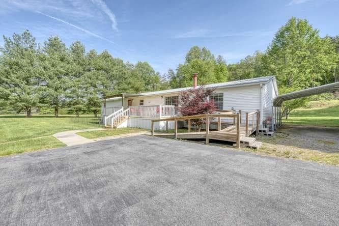 5359 Owltown Road, Blairsville GA 30512 - Photo