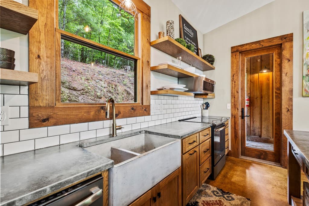 2745 Galloway Road, Blue Ridge GA 30513 - Photo