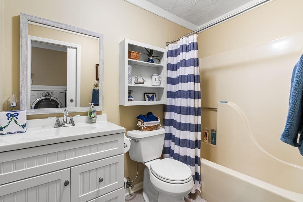 219 Lakeview Dr, Hayesville NC 28904 - Photo