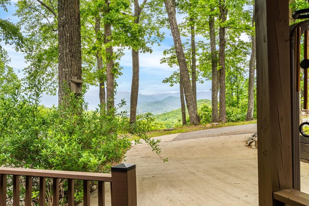 219 Lakeview Dr, Hayesville NC 28904 - Photo