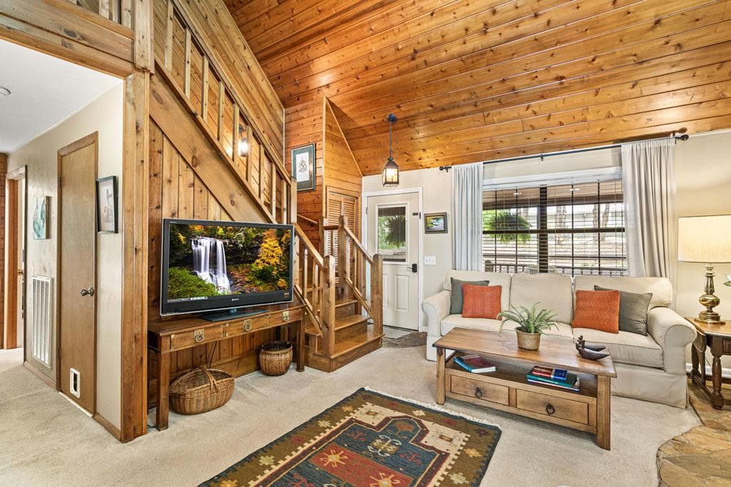 219 Lakeview Dr, Hayesville NC 28904 - Photo