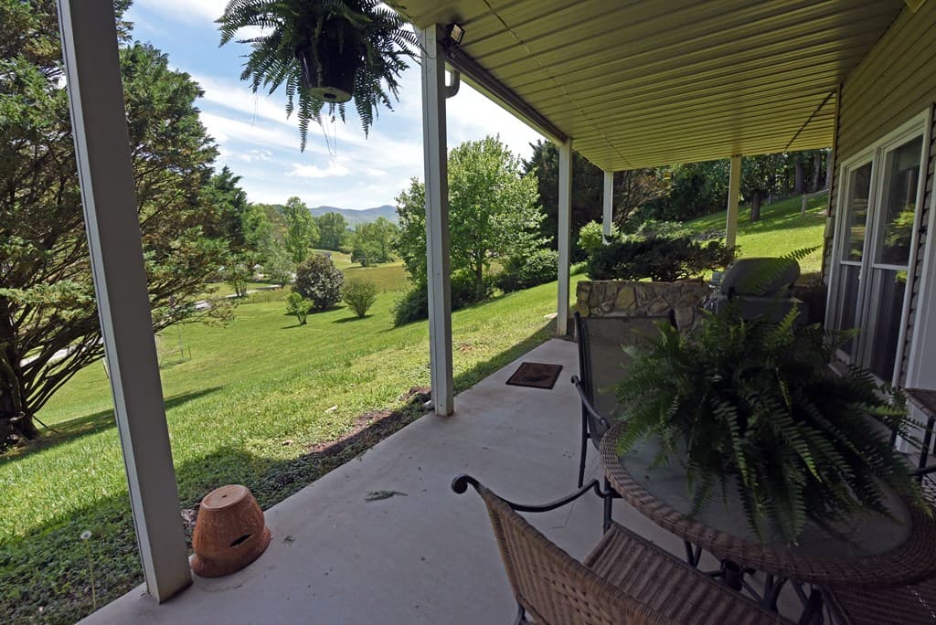 6000 Robinson Road, Young Harris GA 30582 - Photo