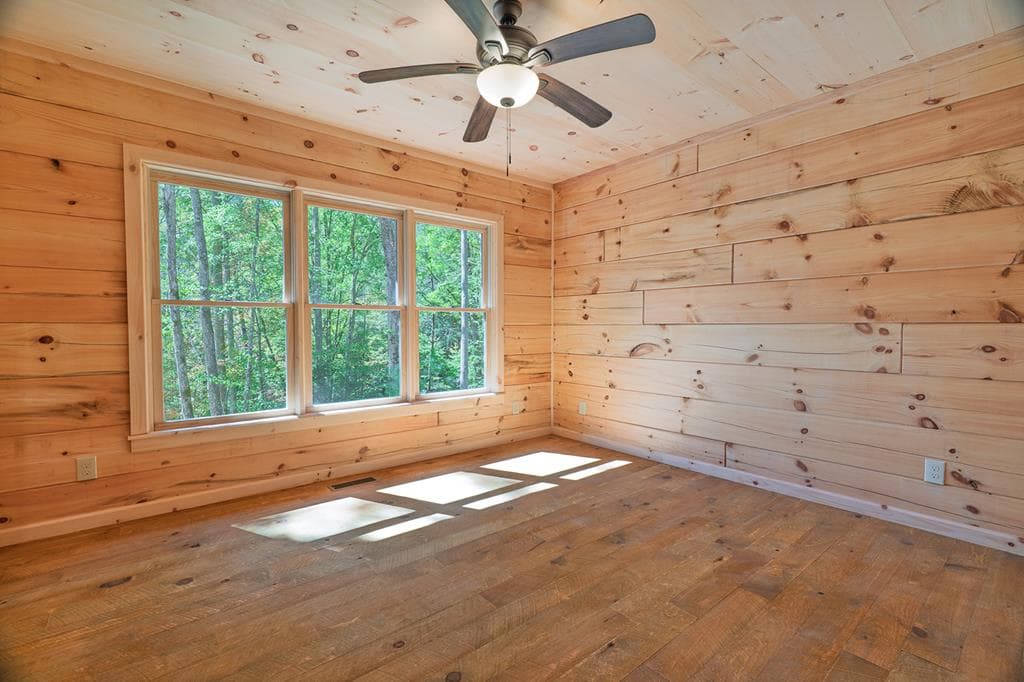 100 Crystal Oliver Lane, Blue Ridge GA 30513 - Photo