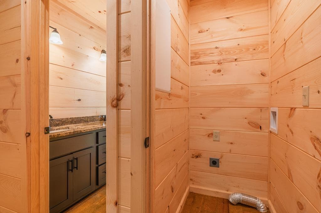 100 Crystal Oliver Lane, Blue Ridge GA 30513 - Photo