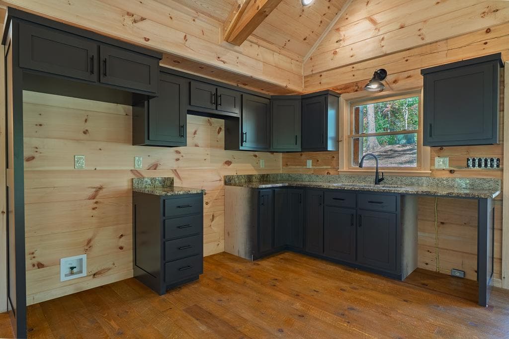 100 Crystal Oliver Lane, Blue Ridge GA 30513 - Photo