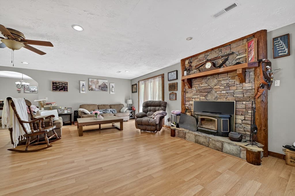 388 Jones Street, Blue Ridge GA 30513 - Photo