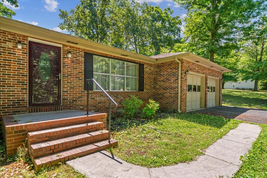180 Wildwood Drive, Chatsworth GA 30705 - Photo