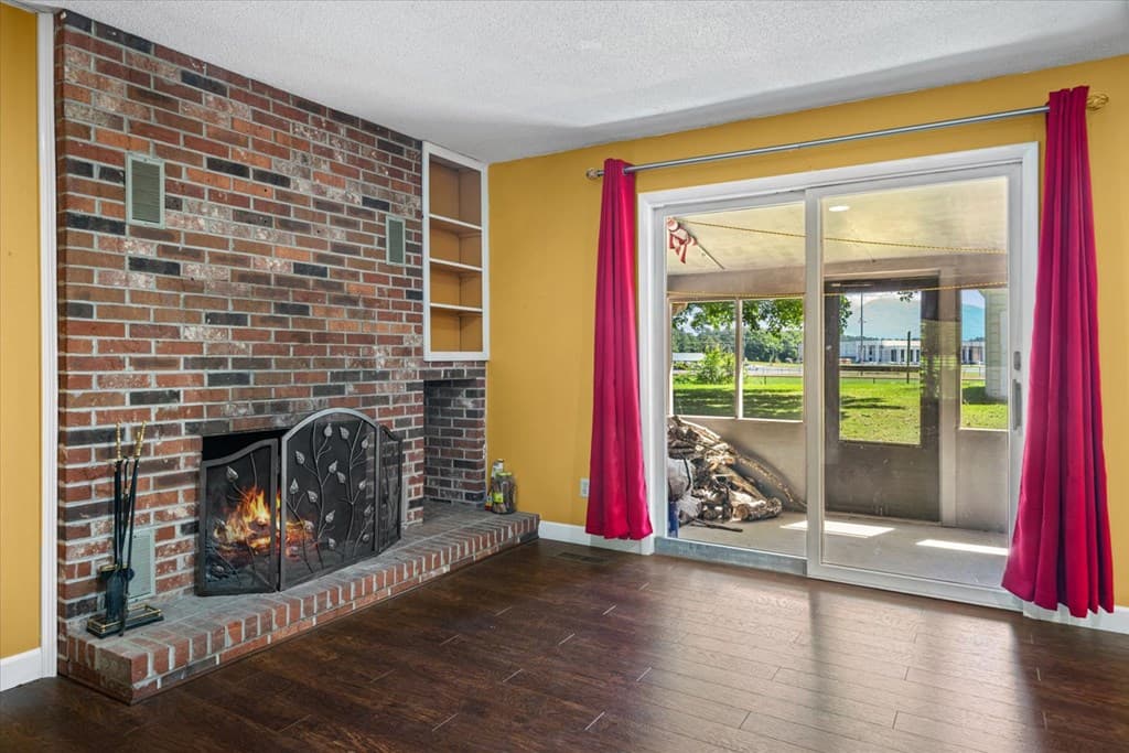 180 Wildwood Drive, Chatsworth GA 30705 - Photo