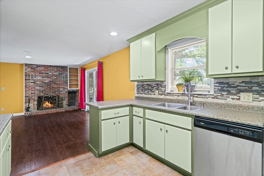 180 Wildwood Drive, Chatsworth GA 30705 - Photo