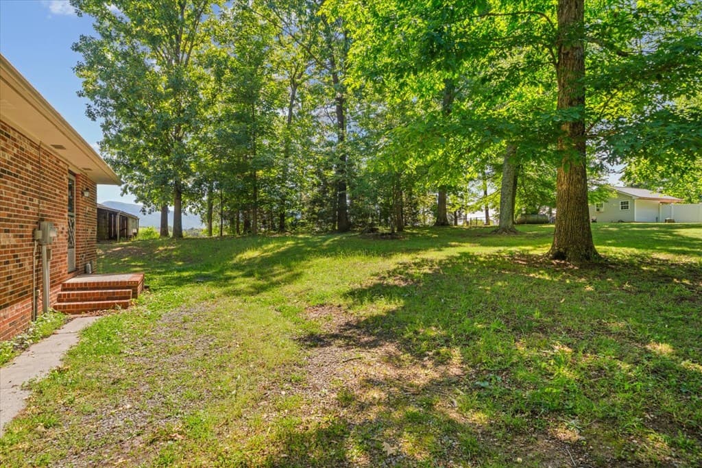 180 Wildwood Drive, Chatsworth GA 30705 - Photo