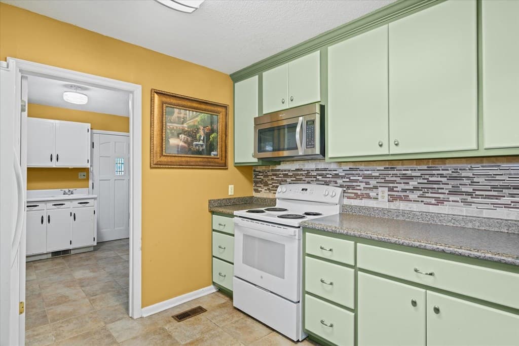 180 Wildwood Drive, Chatsworth GA 30705 - Photo
