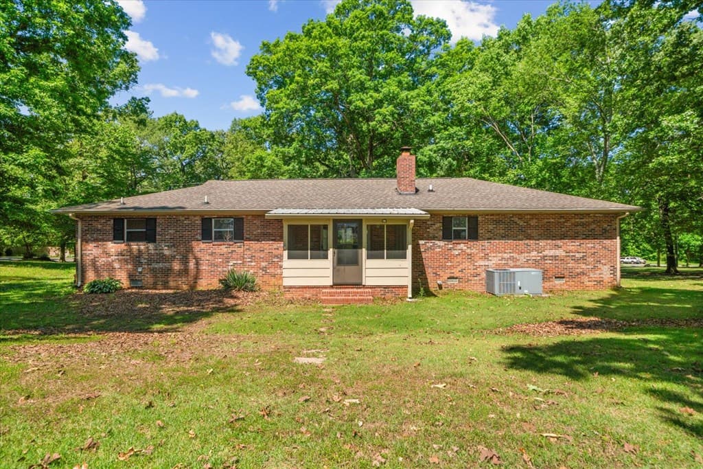 180 Wildwood Drive, Chatsworth GA 30705 - Photo