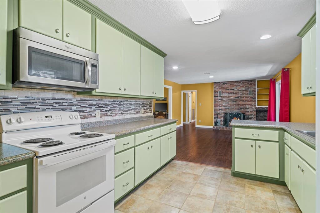 180 Wildwood Drive, Chatsworth GA 30705 - Photo