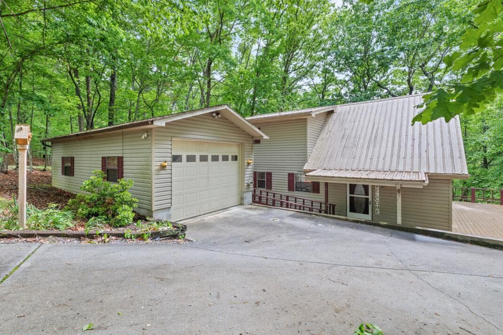 344 Robertson Drive, Blairsville GA 30512 - Primary photo