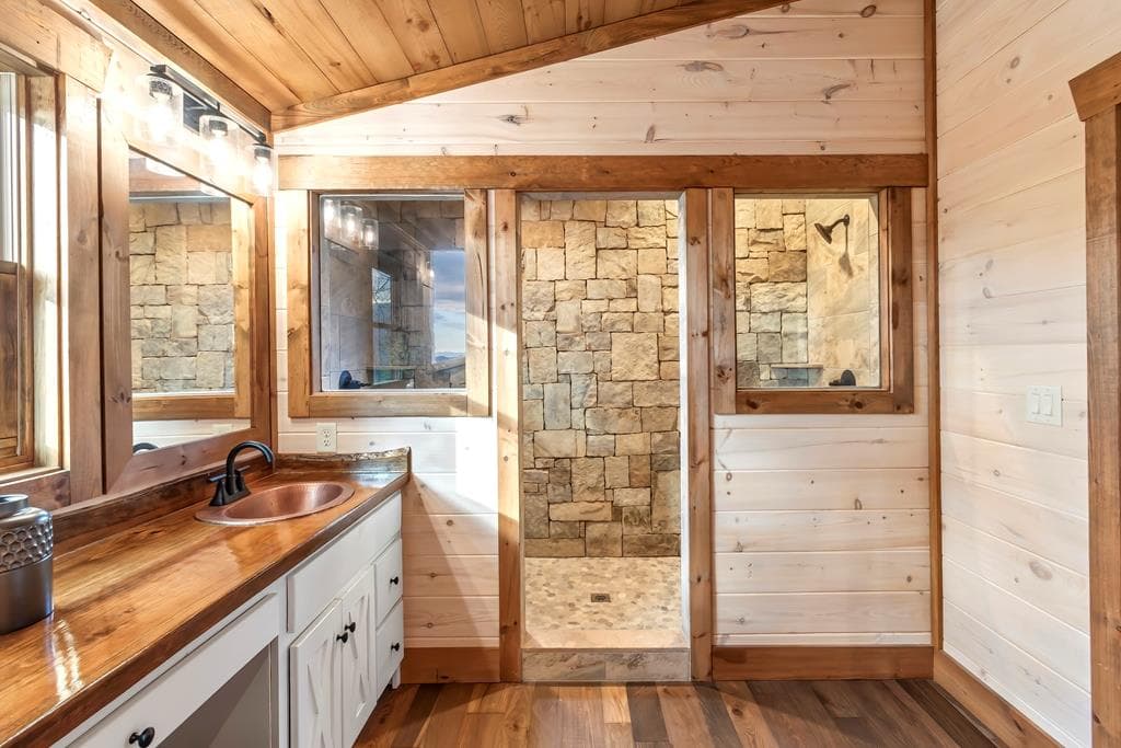 470 Skylight Drive, Blue Ridge GA 30513 - Photo