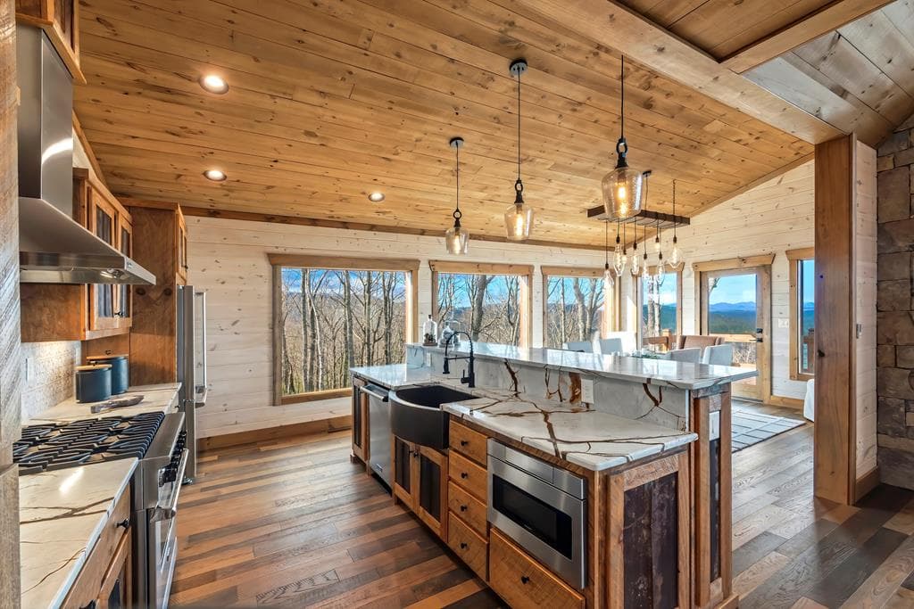 470 Skylight Drive, Blue Ridge GA 30513 - Photo