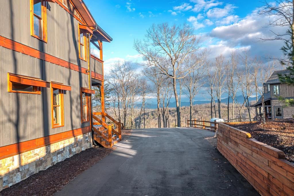 470 Skylight Drive, Blue Ridge GA 30513 - Photo