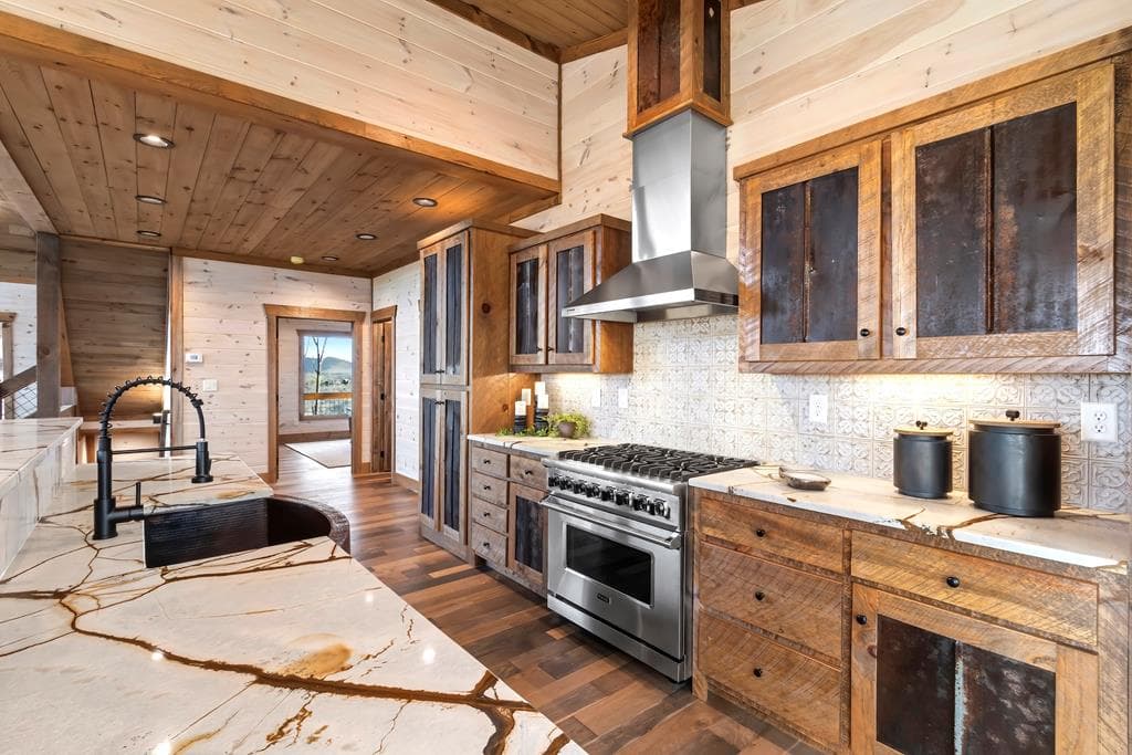 470 Skylight Drive, Blue Ridge GA 30513 - Photo